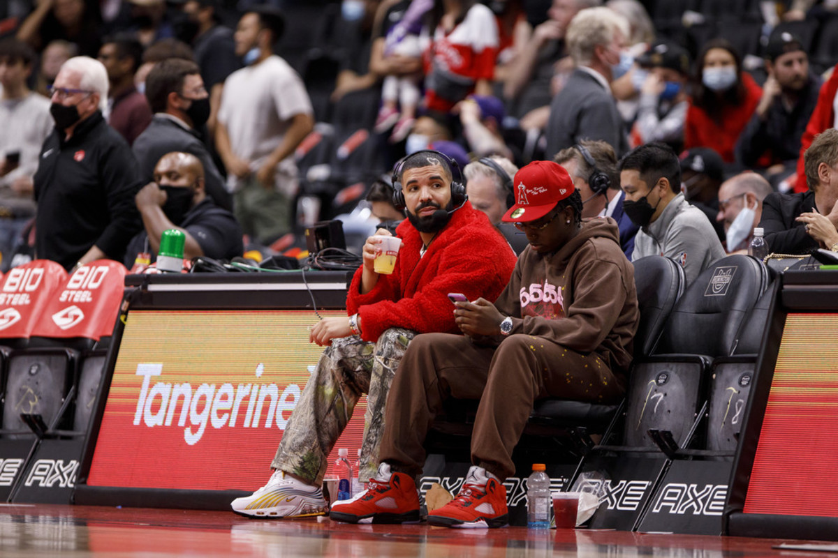 Drake Joins Commentary Team During Toronto Raptors Preseason Game: “It Feels Good To See You Guys Back.”