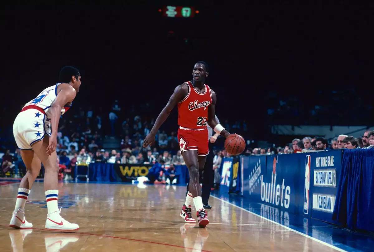 Michael Jordan On The Transition From College Game To The NBA After His First Game: "It's Been Pretty Easy."