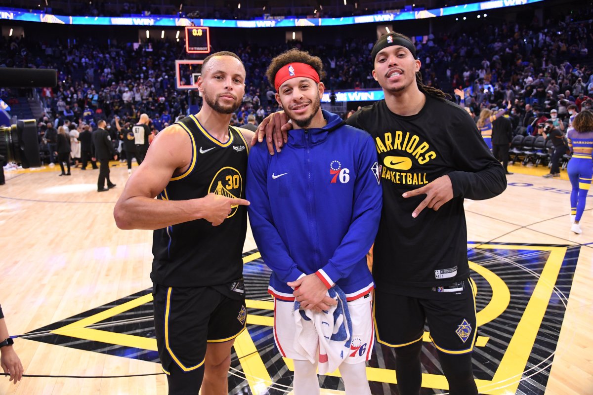 Stephen Curry, Seth Curry And Damion Lee Take A Pic Together Following Warriors-Sixers Game: "Family Things! Happy Thanksgiving"