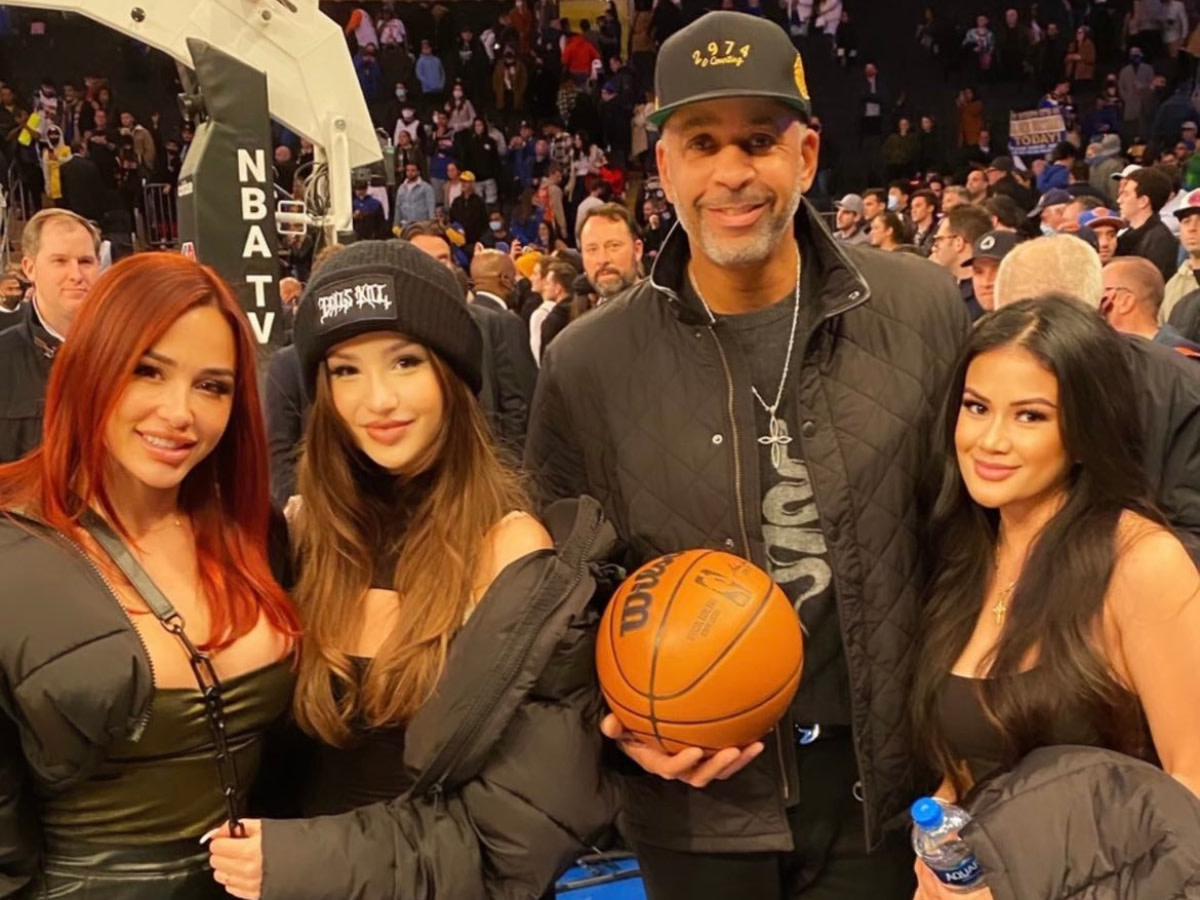 NBA Fans Go Crazy After Dell Curry Is Pictured With 3 Hot Girls: 