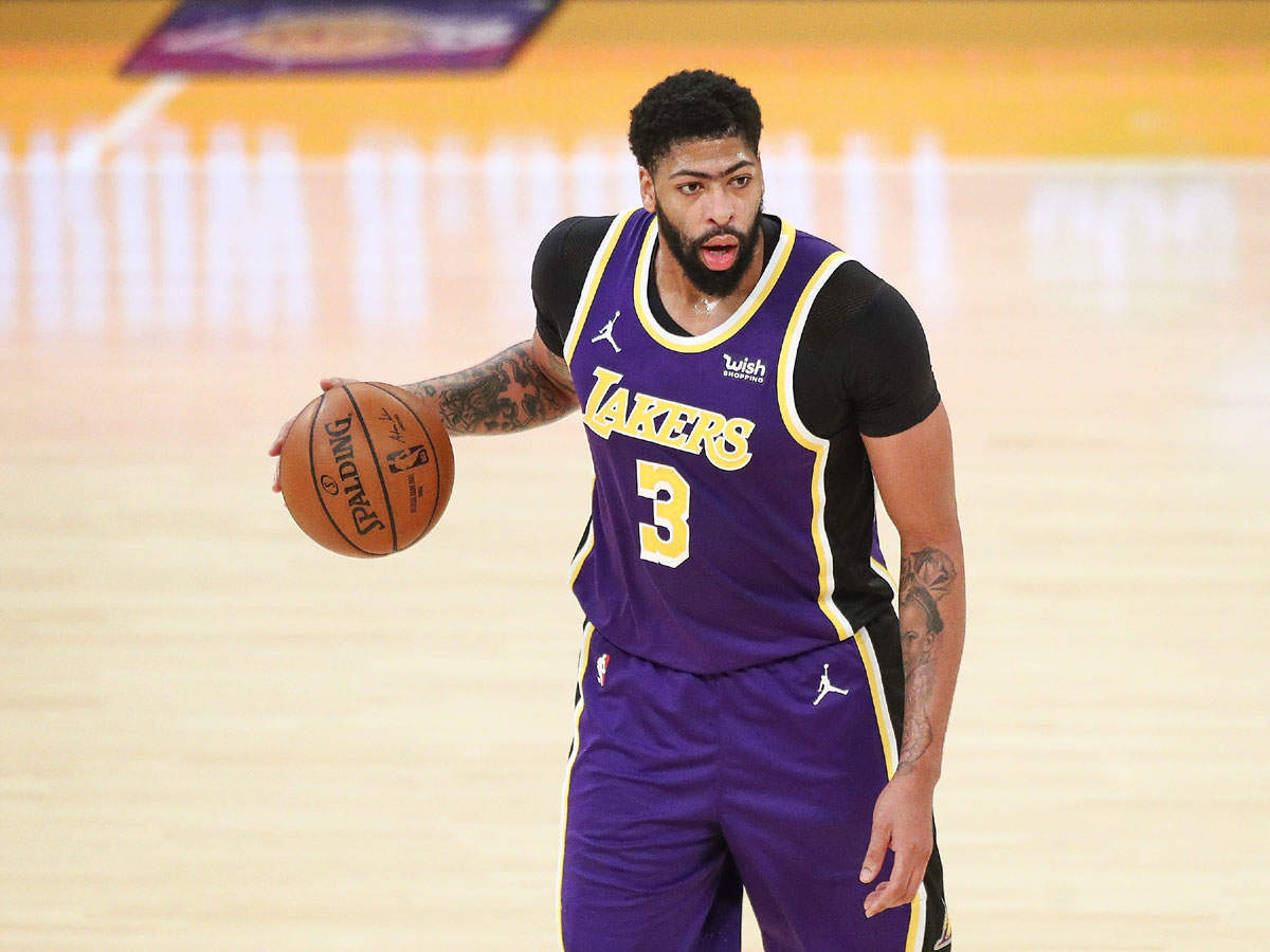 Lakers Fans React After Anthony Davis Set To Miss 4 Weeks With Latest Setback