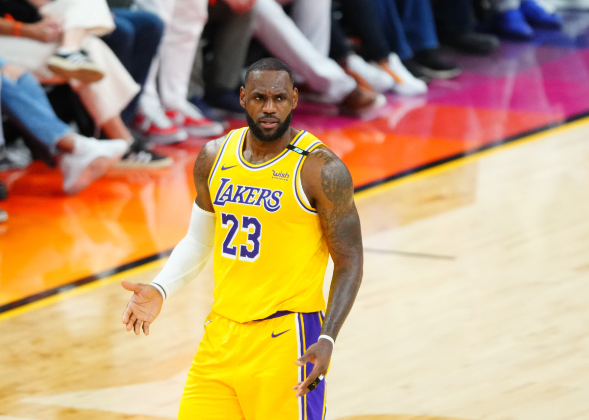 LeBron James Throws Shade With Cryptic Message On Instagram: “Fake Has Become So Acceptable That People Get Offended When You Keep It Real"