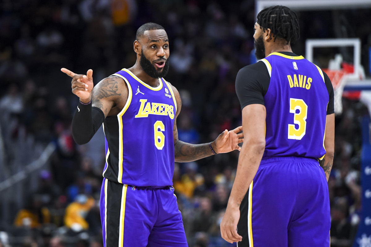 NBA Rumors: Lakers Will Play LeBron James And Anthony Davis At Center