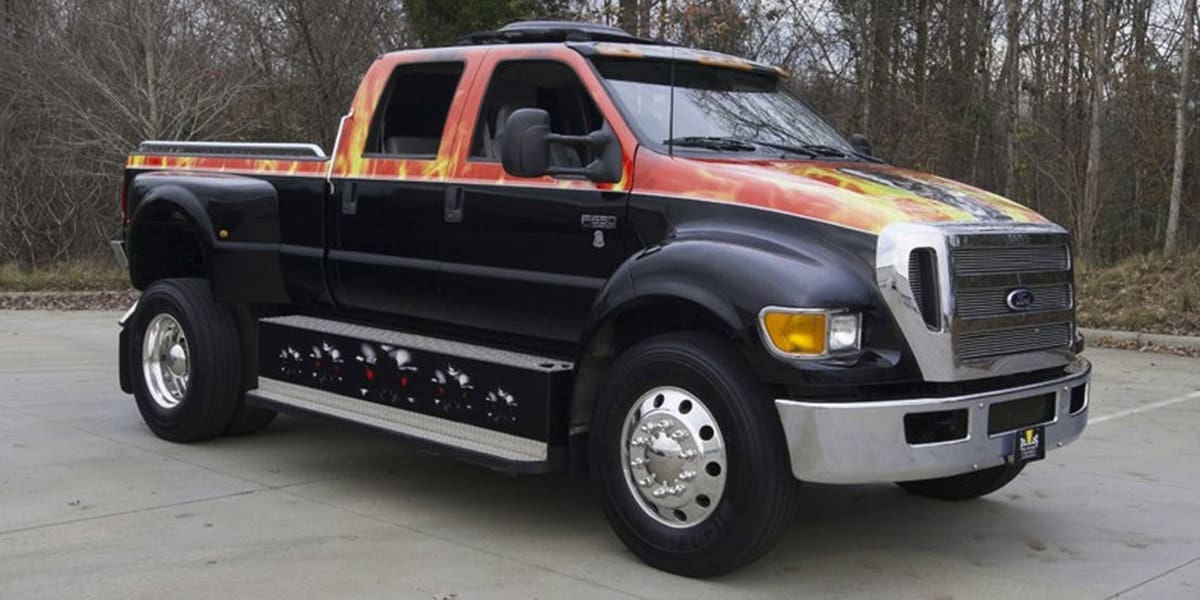 Ford F-650 (Terminator Themed)