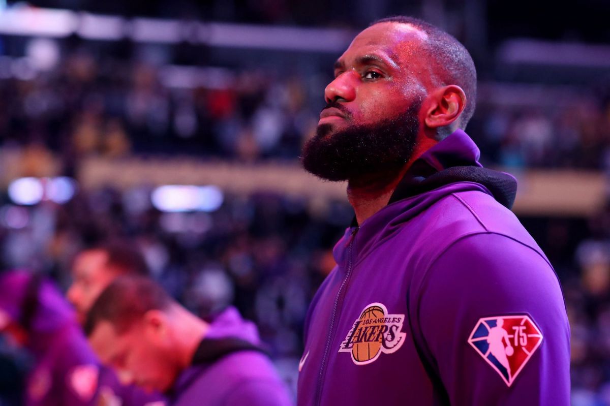 Anonymous Lakers Member Sends Disappointing Message About The Los Angeles Lakers And LeBron James: "Everyday LeBron Is Out, We Sink."