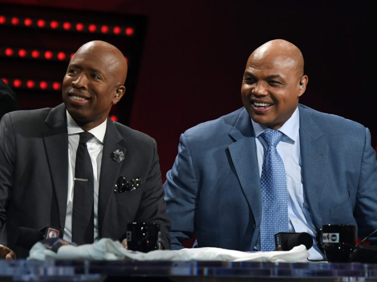 Charles Barkley Doesn't Know What 'DM' Means, Kenny Smith Hilariously Attempts To Explain