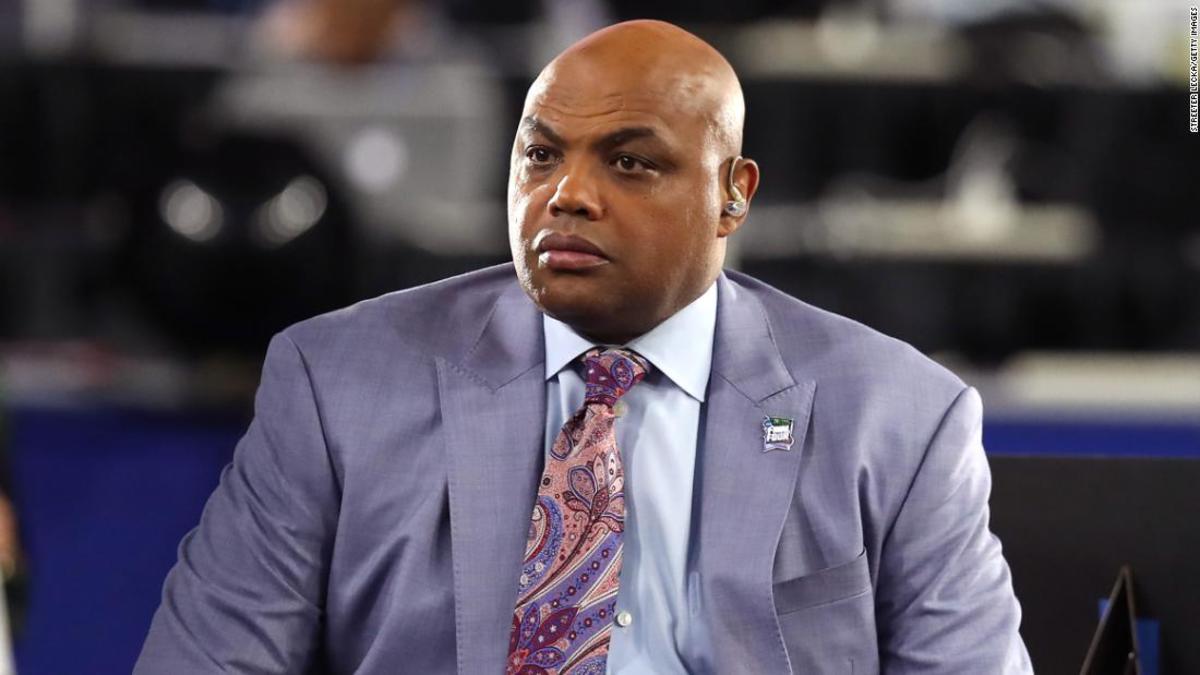 Charles Barkley Gives Honest Opinion On NBA Fans: “95% Of Fans Are Amazing, 5% You Can Take Them Out Back And I’d Beat The Hell Out Of Them.”
