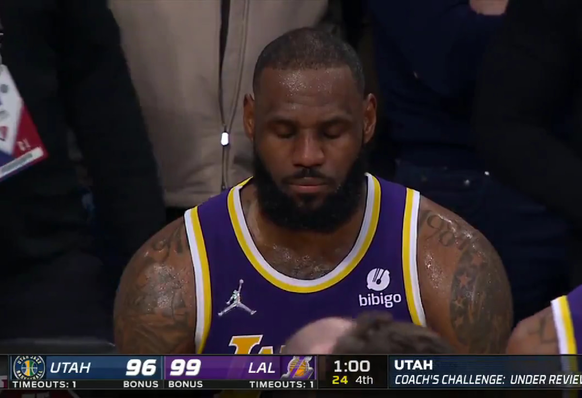 LeBron James Meditated On The Lakers Bench With 1 Minute Left On The Game: "He's In That Calm App."