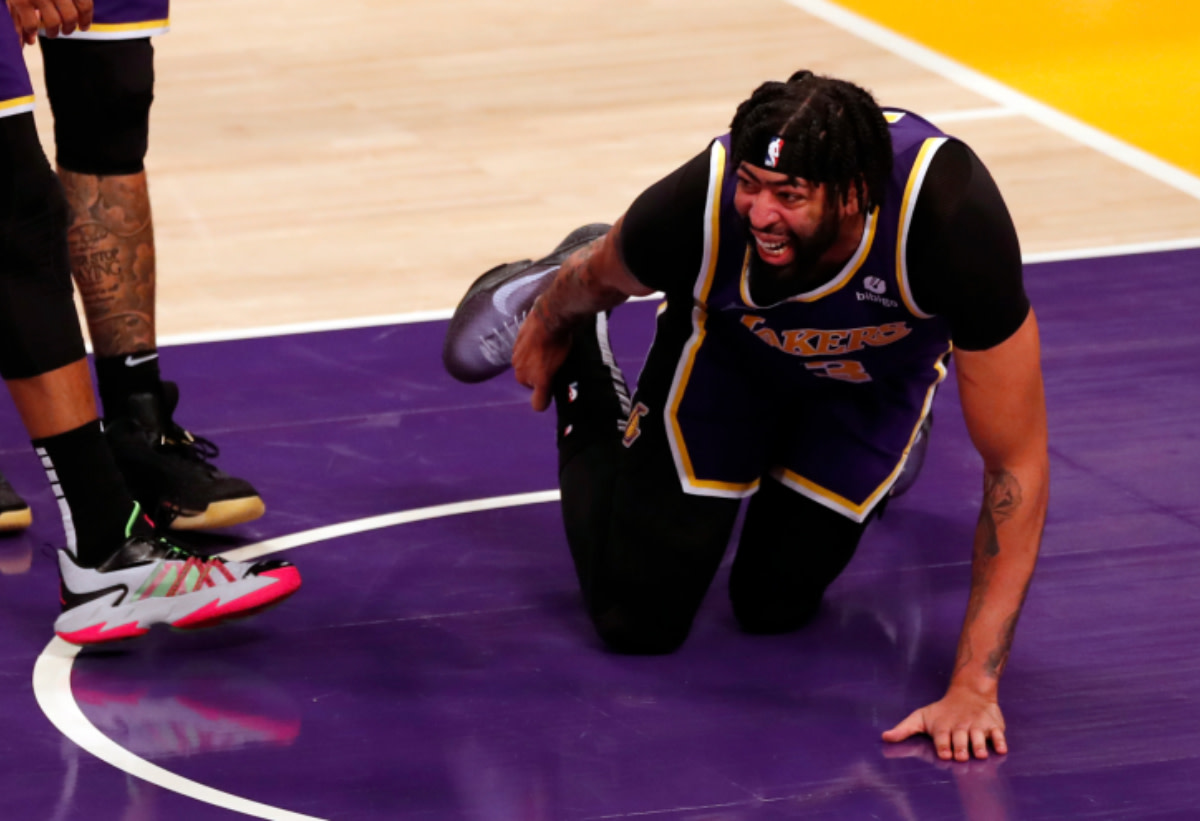 Anthony Davis Could Reportedly Be Out 'Another 4-5 Weeks' For The Lakers