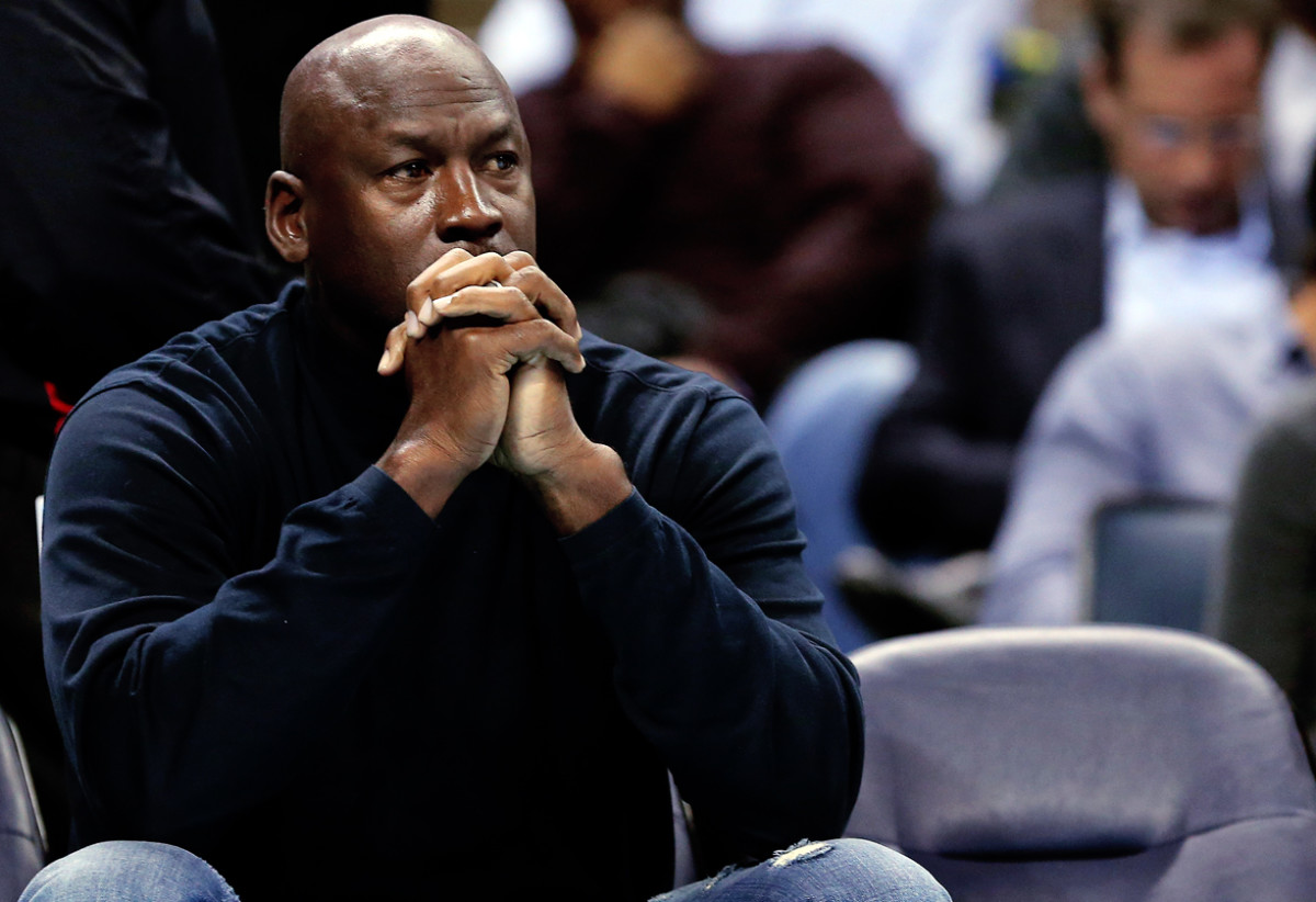 Former Security Guard Says Michael Jordan Once Called Him Out For Doing A Bad Job: "What Are You Doing? You’re Supposed To Be Like Nobody Comes Like."