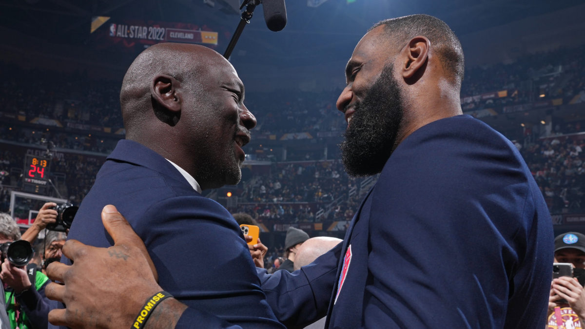 What Michael Jordan Apparently Told LeBron James At The NBA Top 75 Event: "You Can Do It. You Can Do It. Good Luck."