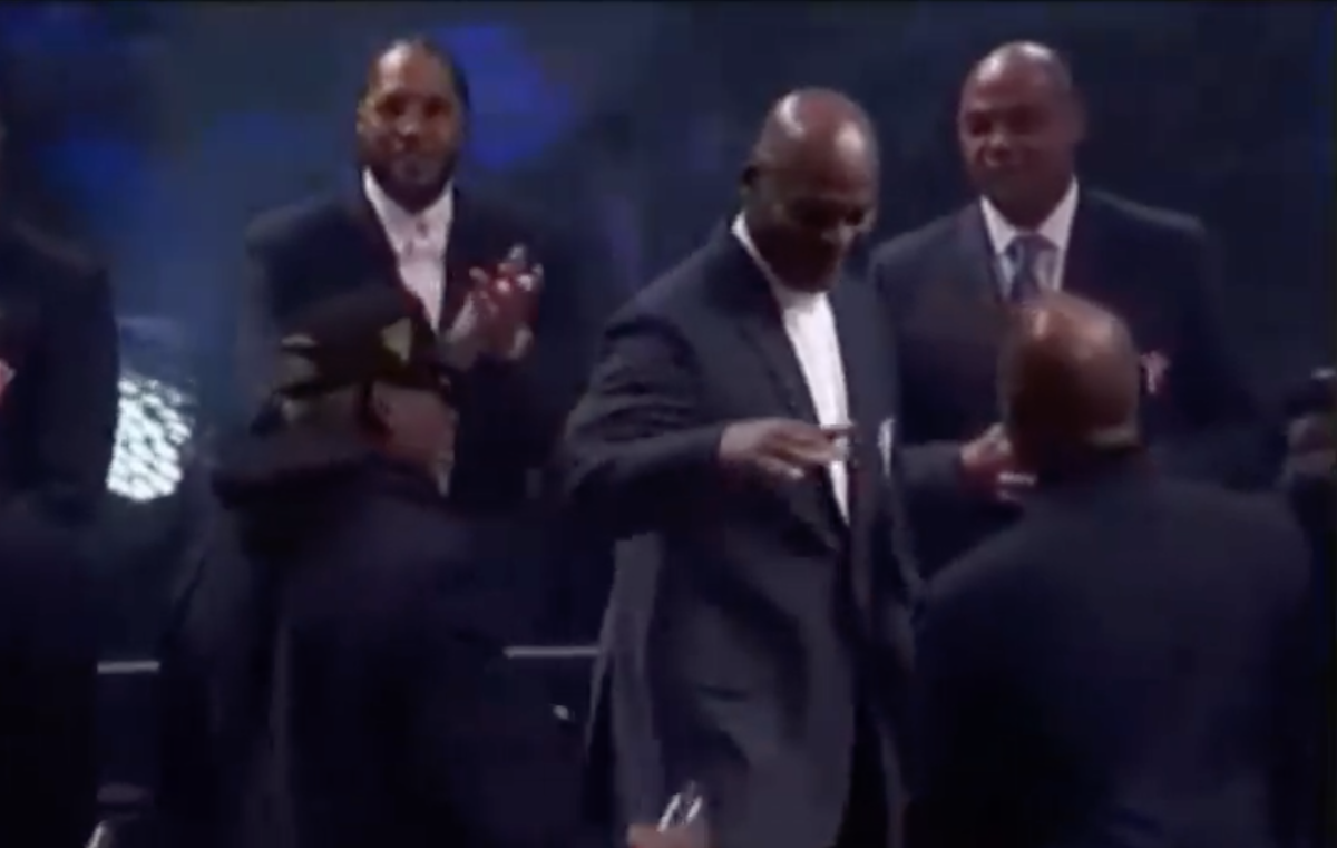 Michael Jordan Awkwardly Ignores Charles Barkley During NBA's 75th Anniversary Ceremony