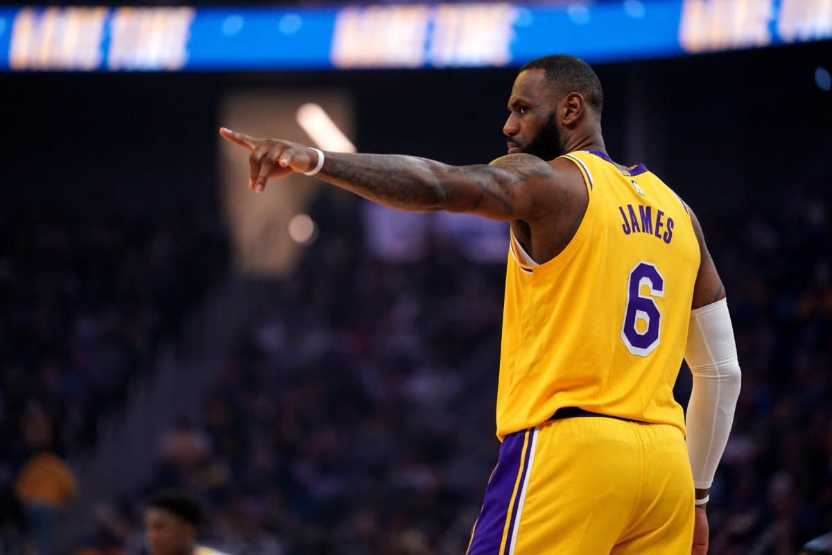 LeBron James Furiously Responds To A Lakers Fan Who Heckled Him During Blowout Loss To New Orleans: "What Do You Know About Basketball Other Than The Ball Going In Or Not Going In? Shut Yo A** Up."