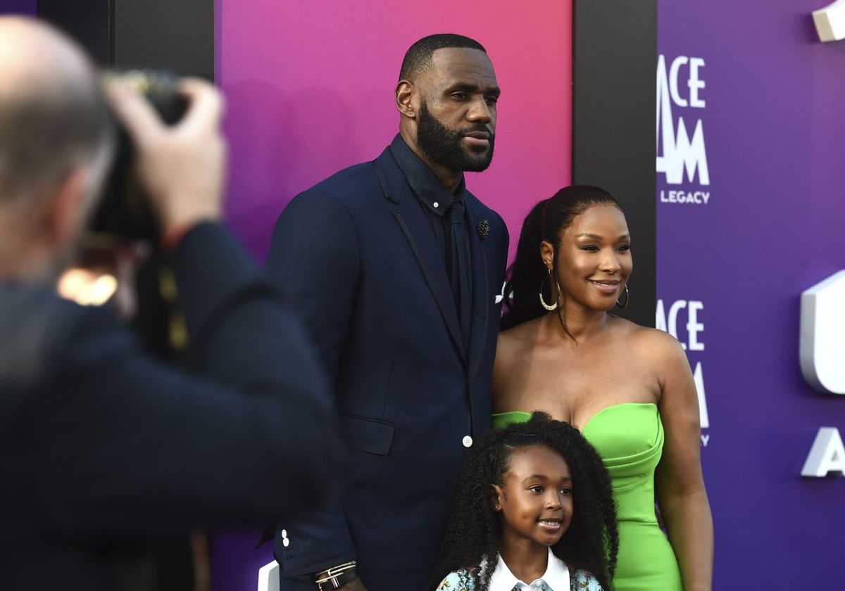 Savannah James Fuels Speculation About LeBron James Returning To Cleveland After Posting An Instagram Story About Akron: “There’s No Place Like Home.”