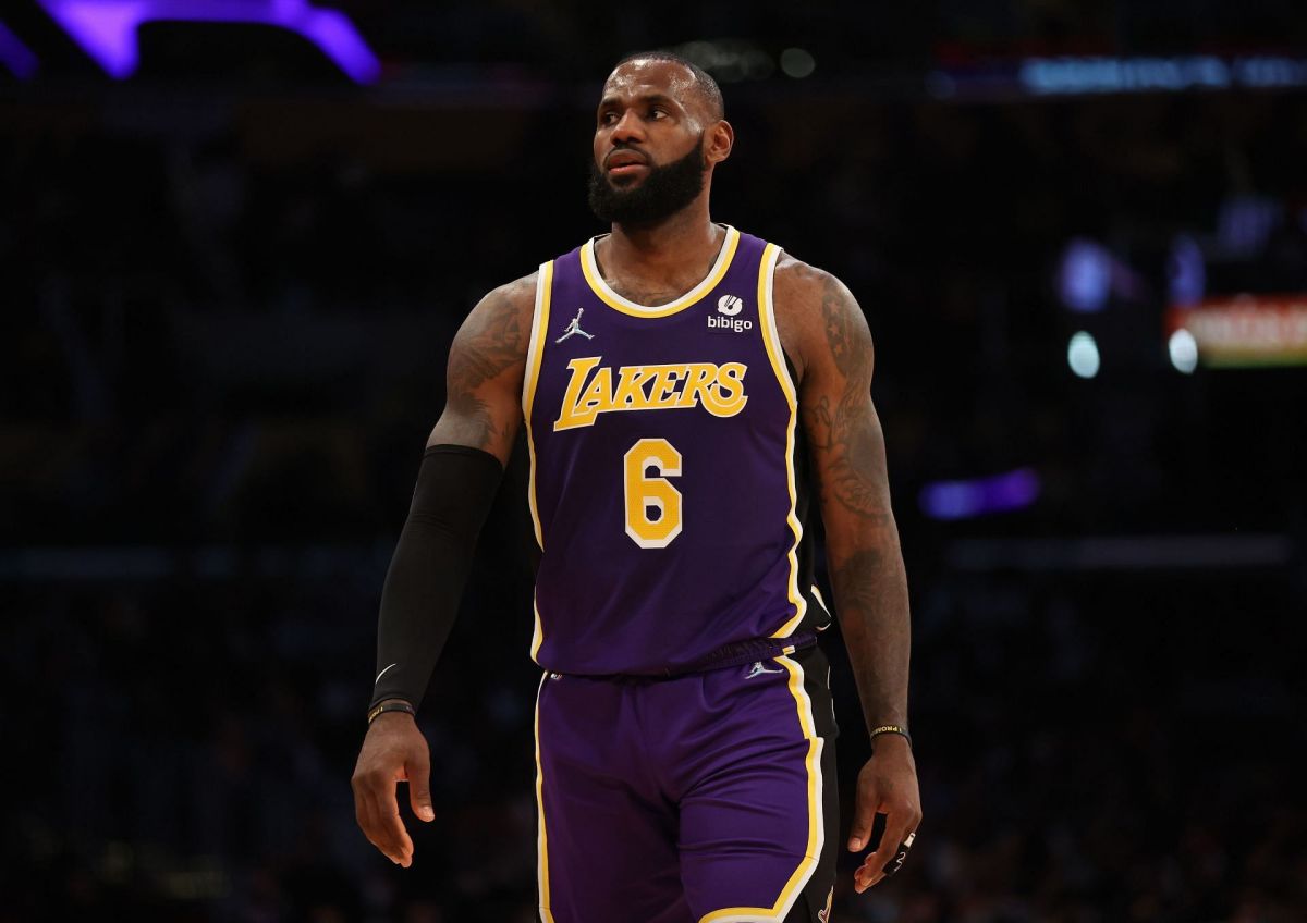 Draymond Green Destroys Lakers Fans For Booing LeBron James: “This Team Just Won A Championship Not Even A Full Two Years Ago. I Thought It Was Utterly Ridiculous.”