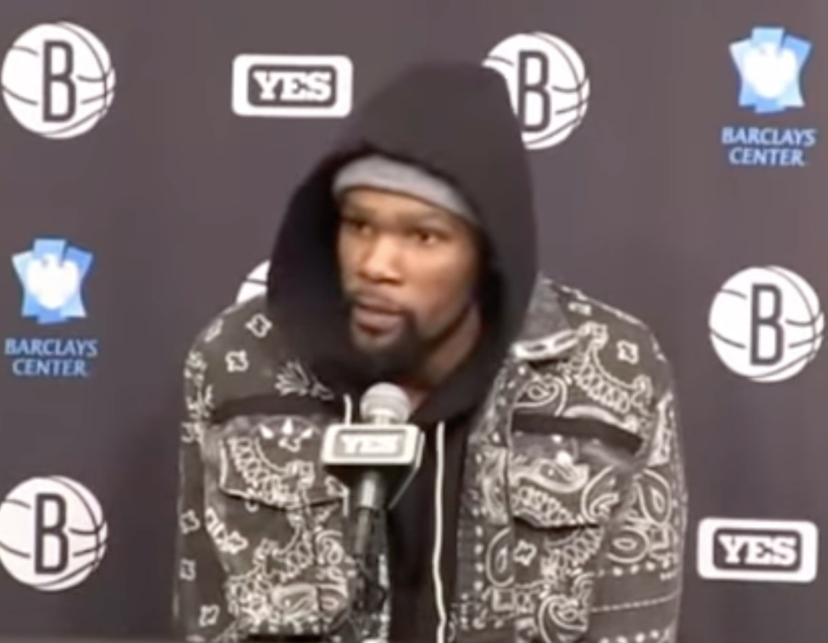 Kevin Durant's Hilarious Comments After Saying He Took More Of A Load On The Court: "Pause."