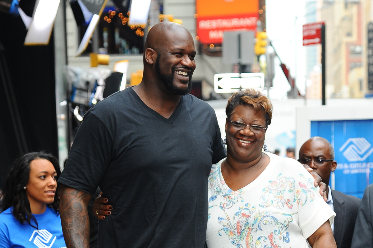 Mẹ của Shaquille O'Neal tiết lộ truyền thống ấm lòng mà bà đã chia sẻ với con trai mình trước các trận đấu - Fadeaway World