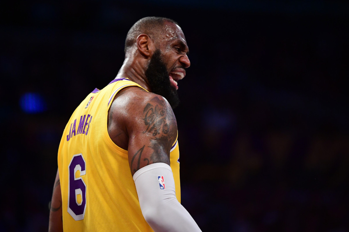 LeBron James Was Angry At His Teammates For Not Fighting For A Rebound Against The Raptors: "Get The F**k In There And Get A F**kin Rebound, God Damn It."