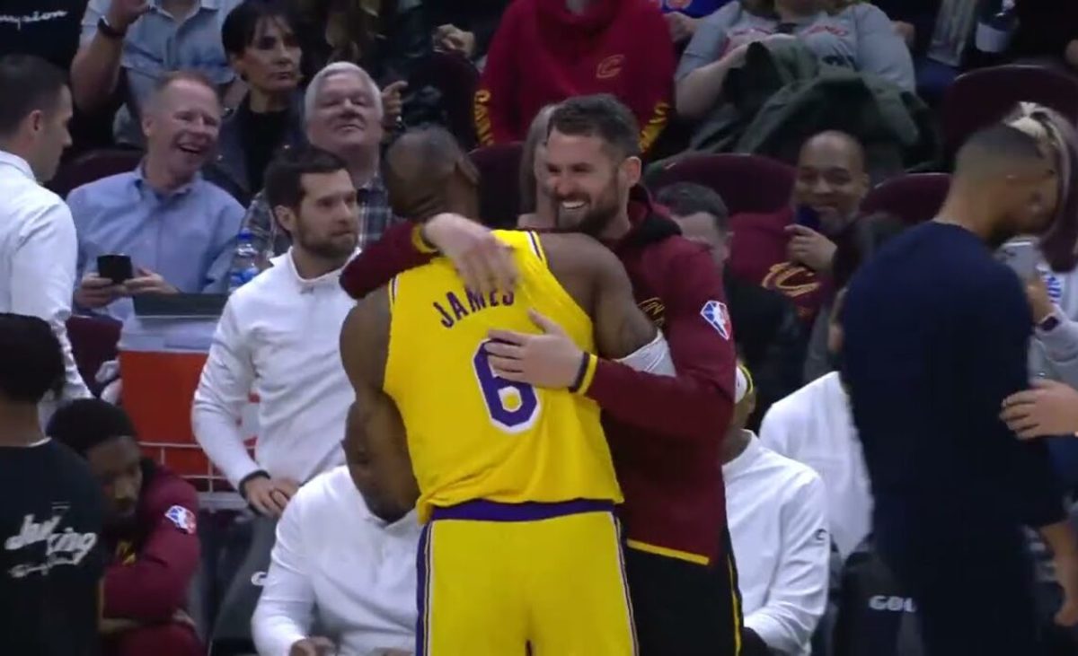 LeBron James Apologizes To Kevin Love After He Said He Will Not Talk To LeBron For 48 Hours: "Forgive Me!"