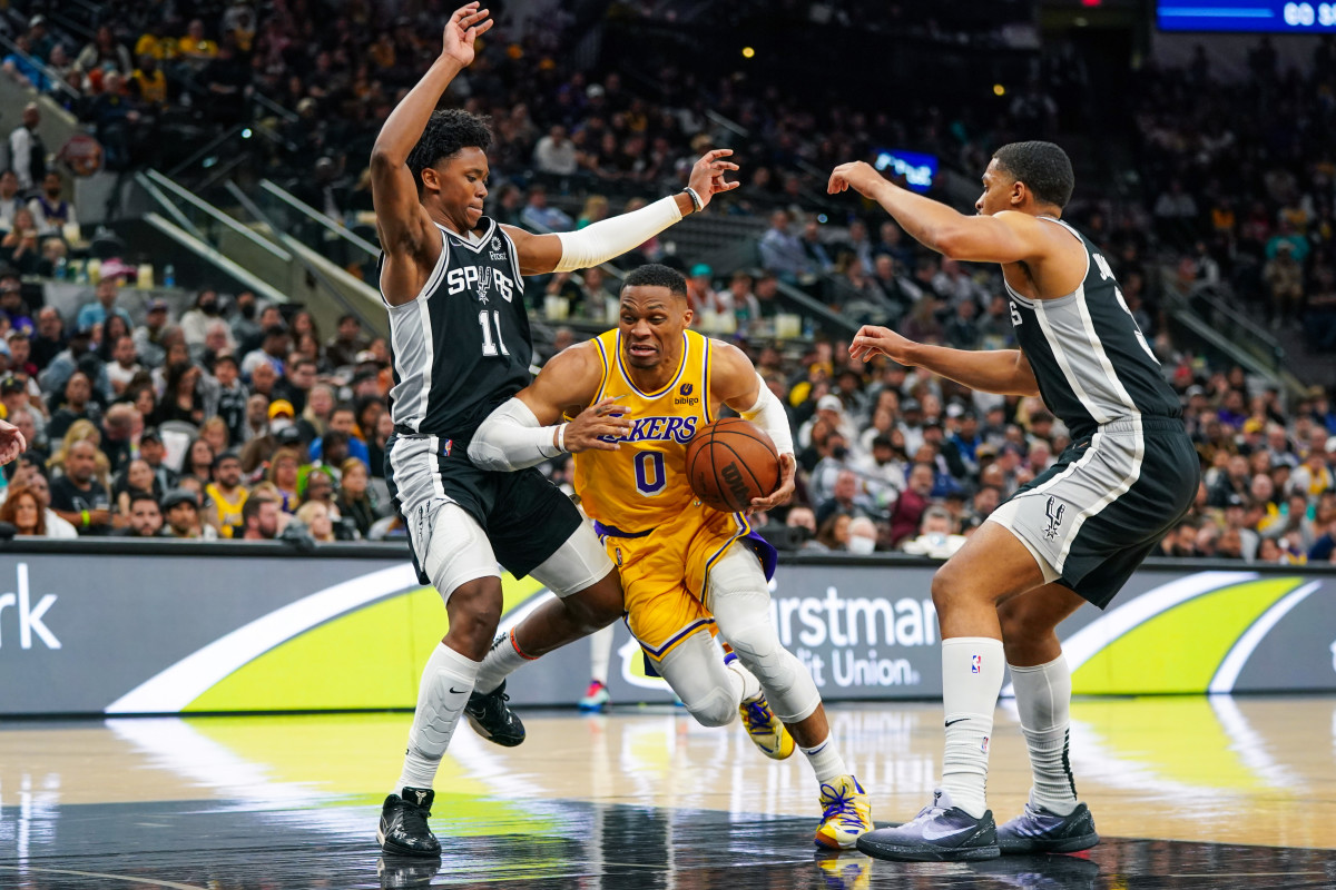 Los Angeles Lakers At Risk To Miss Play-In Tournament After San Antonio Spurs Sit 0.5 Games Behind After Win