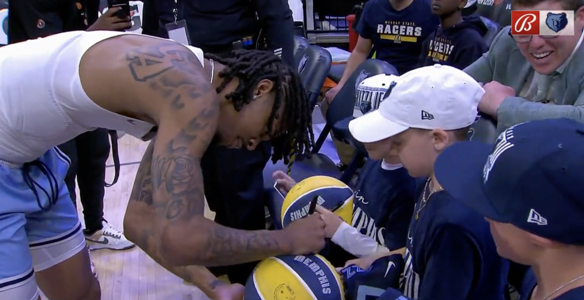 Ja Morant Signs Autographs For Former Warriors Fans Who Became Grizzlies Fans Because Of Him