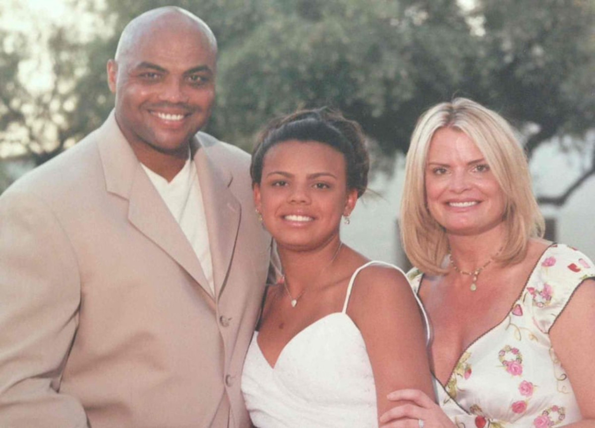 Charles Barkley Explains Why He Has A Wonderful 30+ Year Marriage: "She Accepts Me How I Am, She’s A Great Mother."