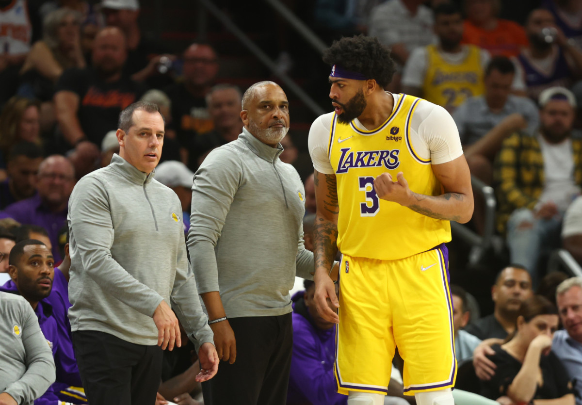 Los Angeles Lakers Players Allegedly Ignored Coaches' Instructions During The Season