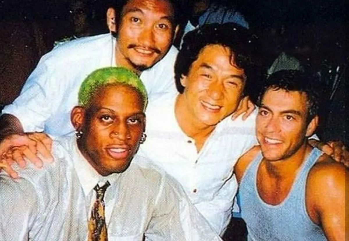 Rare Picture Of Dennis Rodman, Jackie Chan, Jean-Claude Van Damme And Tsui Hark In The Set Of "Double Team"