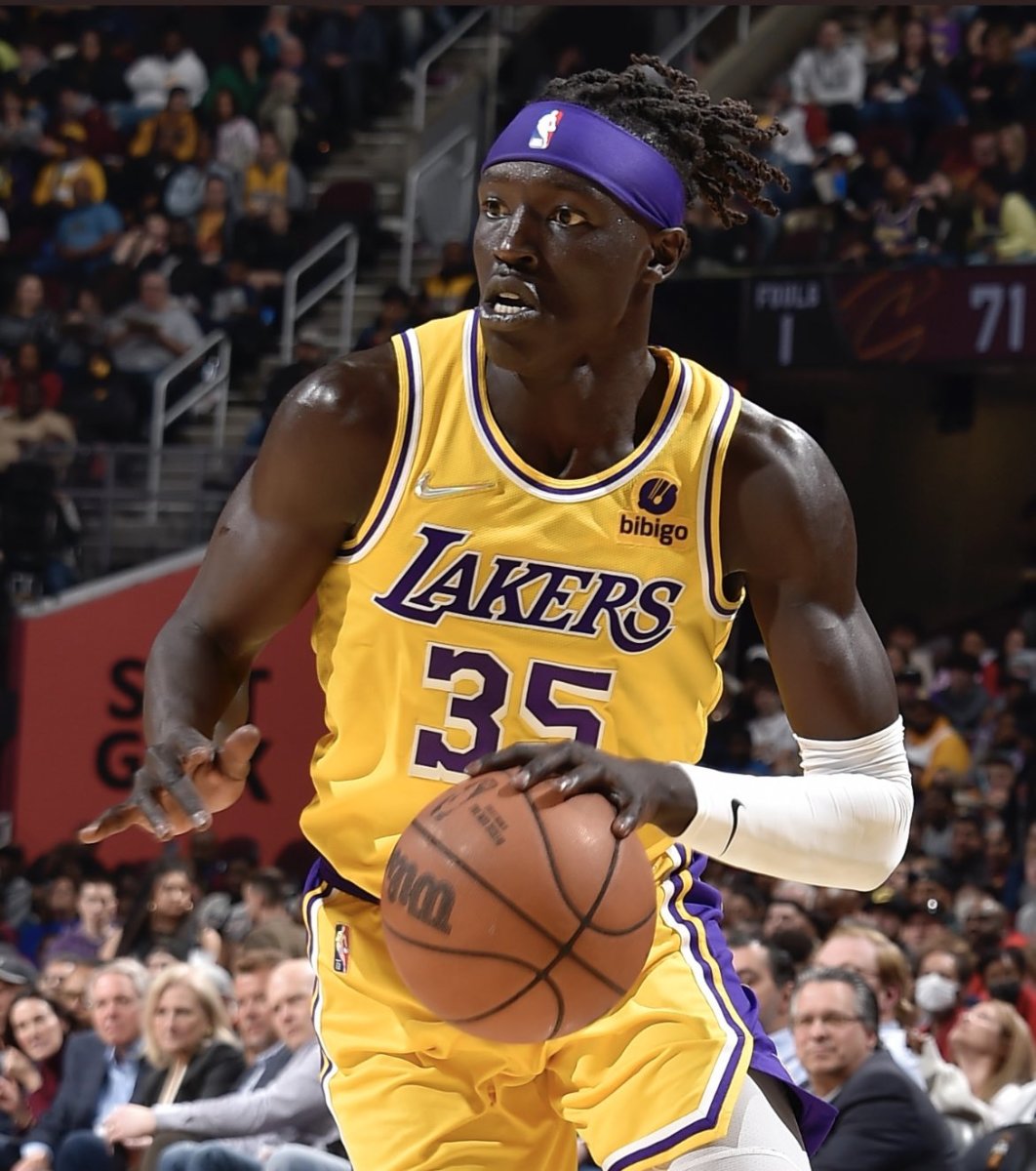 Lakers pick up options on Stanley Johnson, Wenyen Gabriel