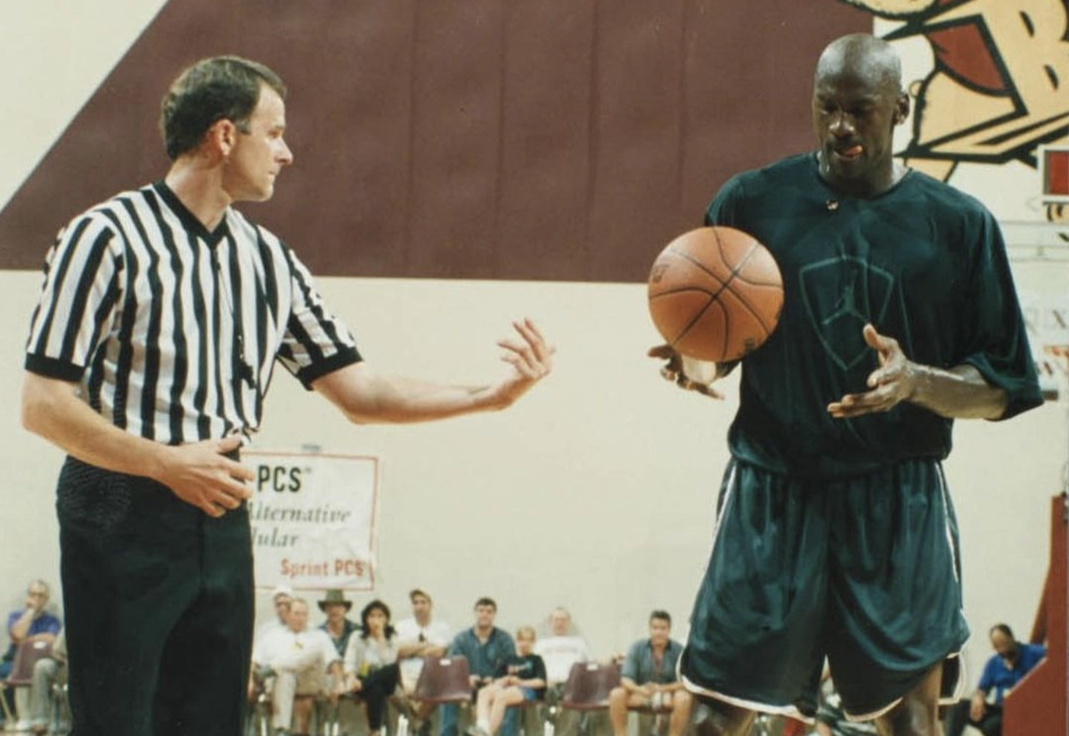 Pictures Of Michael Jordan Hooping At Texas State In 1998 Resurface Just Days After The 98 Finals Wow Fadeaway World