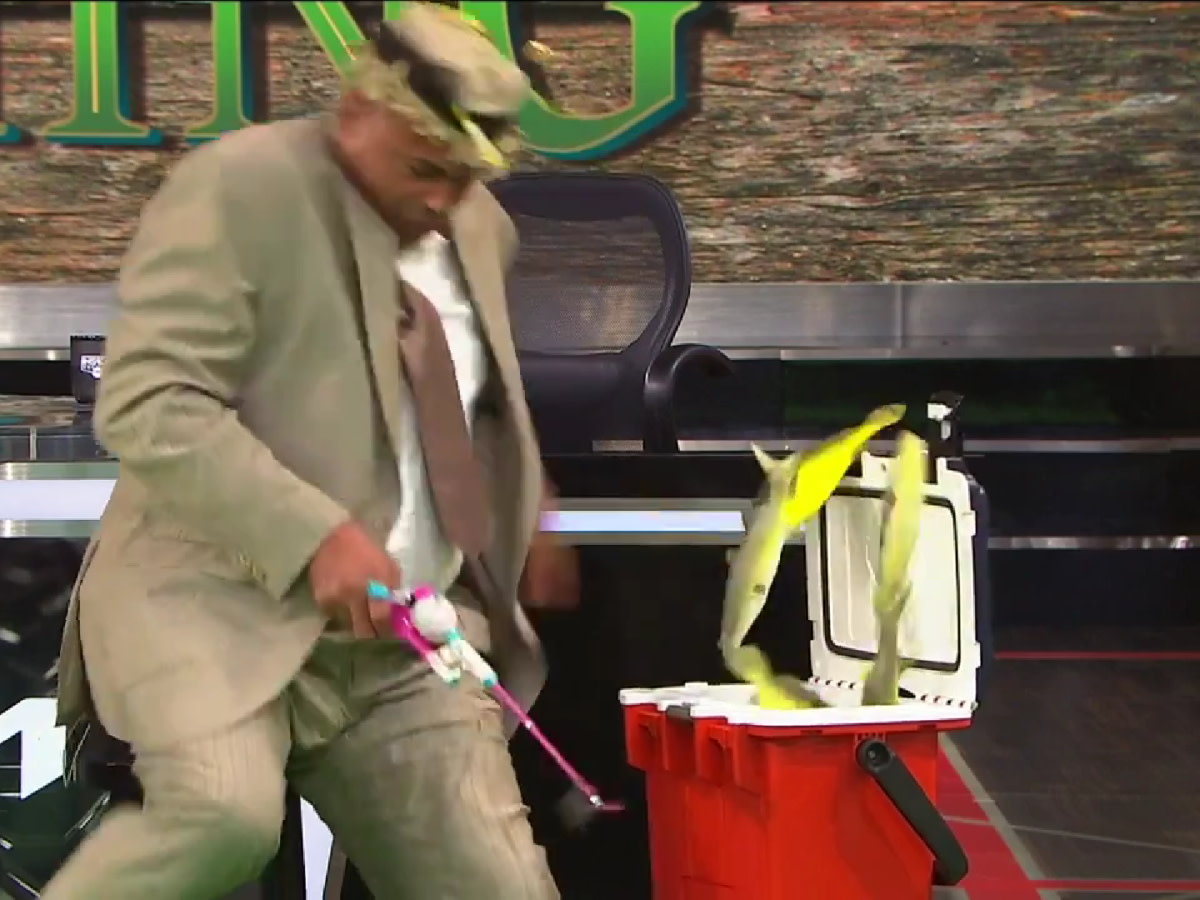 Charles Barkley Was Scared After A Cooler Of Refreshments Exploded With Fish During Inside The NBA: "I Hate Y'all"