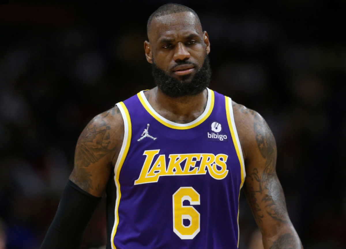 Shaquille O’Neal Gets Honest About The Reason Why The 2021-22 Lakers Struggled: “They Only Knock On LeBron, They Don’t Fear Him Anymore. He’s Older And They Know He’s Getting Older.”