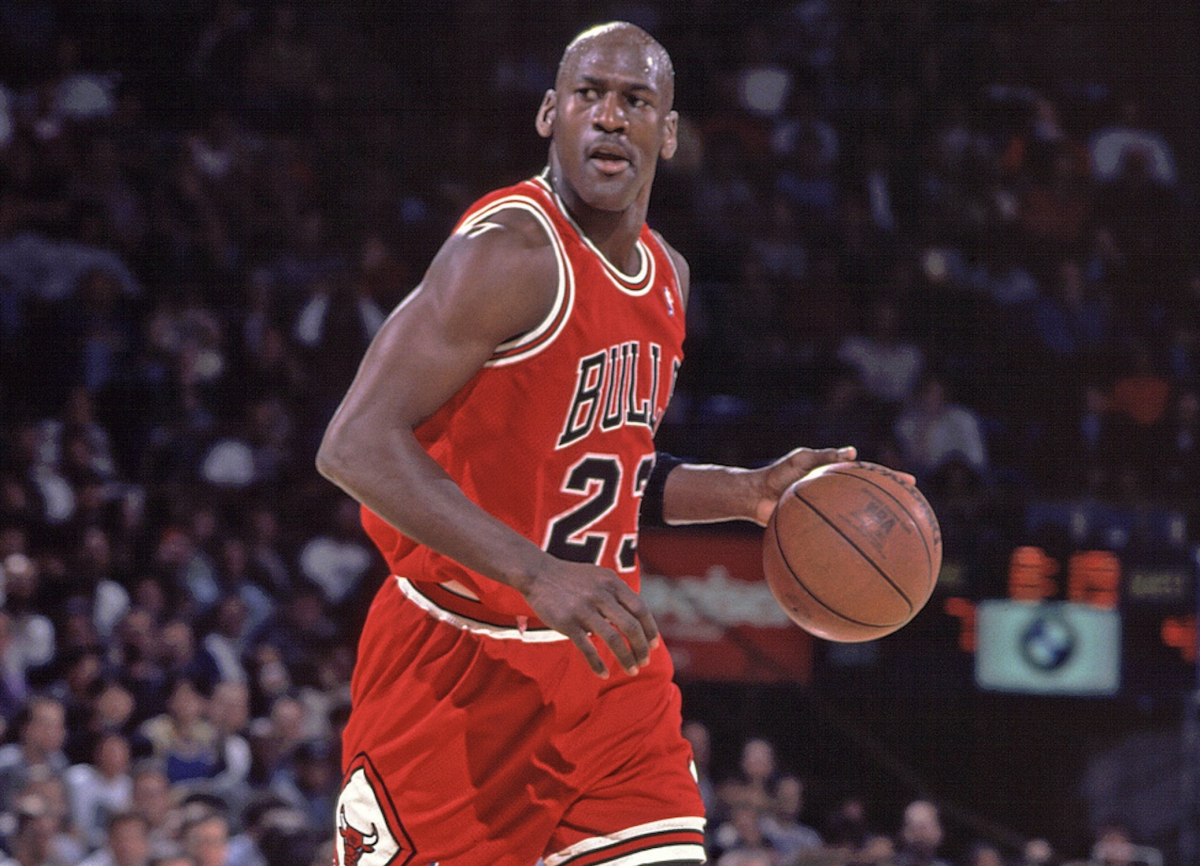 melodramatiske Tak for din hjælp Hula hop Michael Jordan Was In God Mode During The Bulls 72-10 Season: Played 82  Games, MVP, Finals MVP, All-NBA First-Team, And Scoring Leader - Fadeaway  World