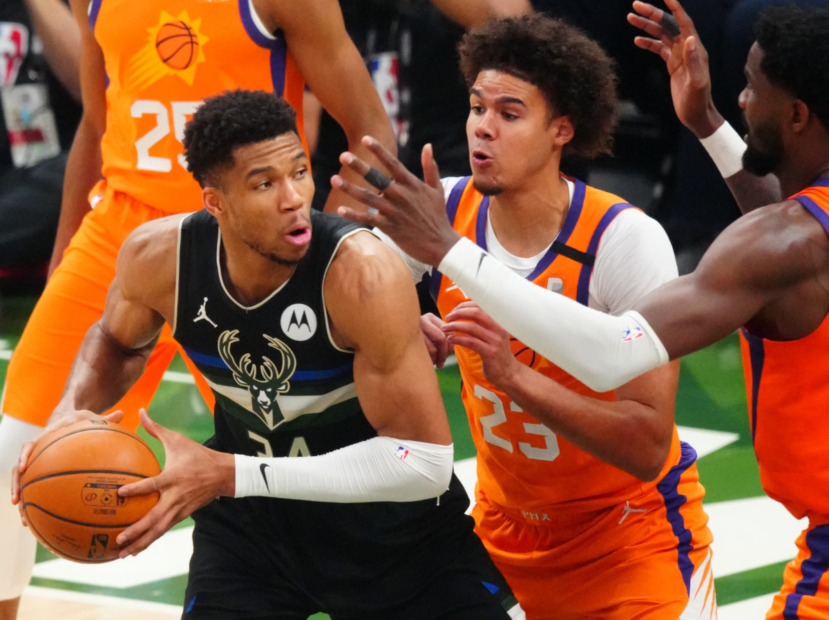 Cam Johnson Shares Insane Story About How Fans Harassed His Girlfriend In Game 3 Of The 2021 Finals: "Had A Towel Thrown On Her, Got Kneed In The Back Of Her Head And Had Beer Spilled On Her"