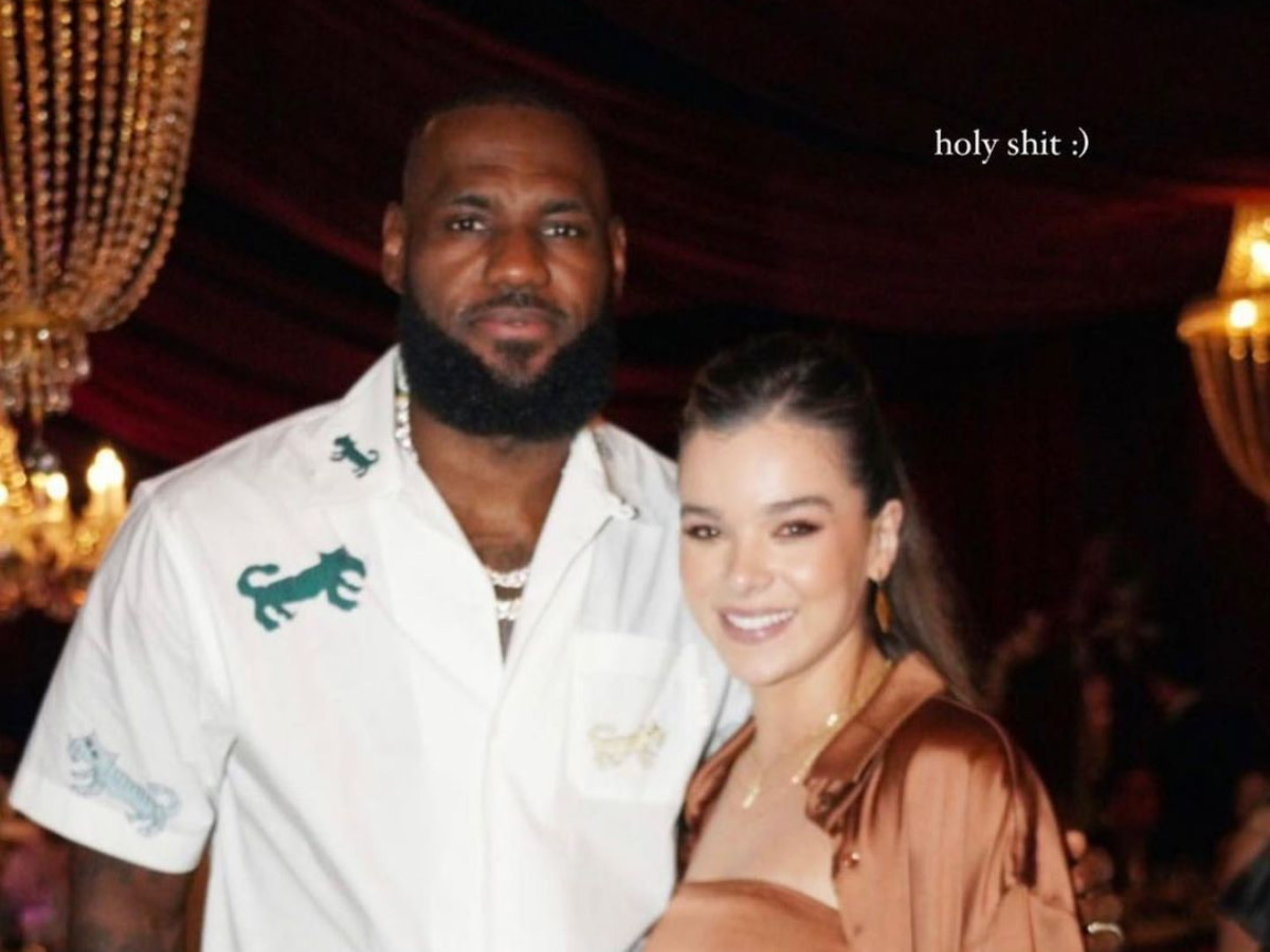 Beautiful Actress Hailee Steinfeld Posted A Pic With LeBron James During Miami Grand Prix