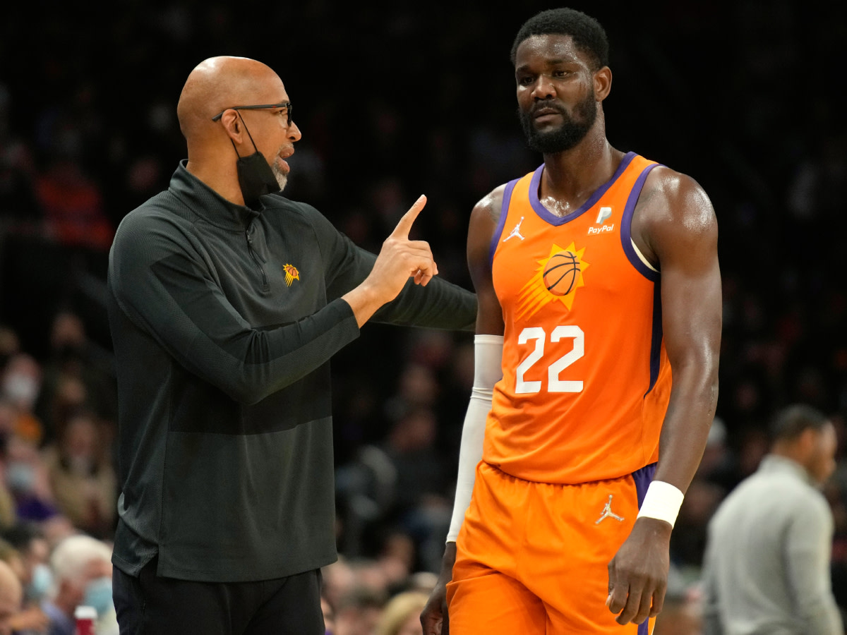 Monty Williams Is Not Deandre Ayton's Biggest Fan, Issue Is Related To The Player's 'Waning Focus', Says NBA Insider