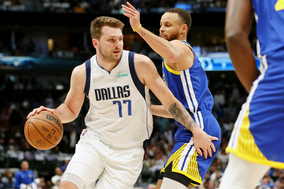 Dallas Reporter Believes The Mavericks Will Become The First Team To Overcome An 0-3 Deficit: "The Warriors Collapse Has Begun. No One Can Close Out The Mavs."