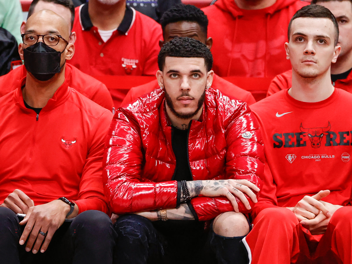 Lonzo Ball's Knee Injury Is Becoming A Bigger Concern Every Week, His Availability For The Start Of Next Season Could Be In Doubt, Says NBA Insider