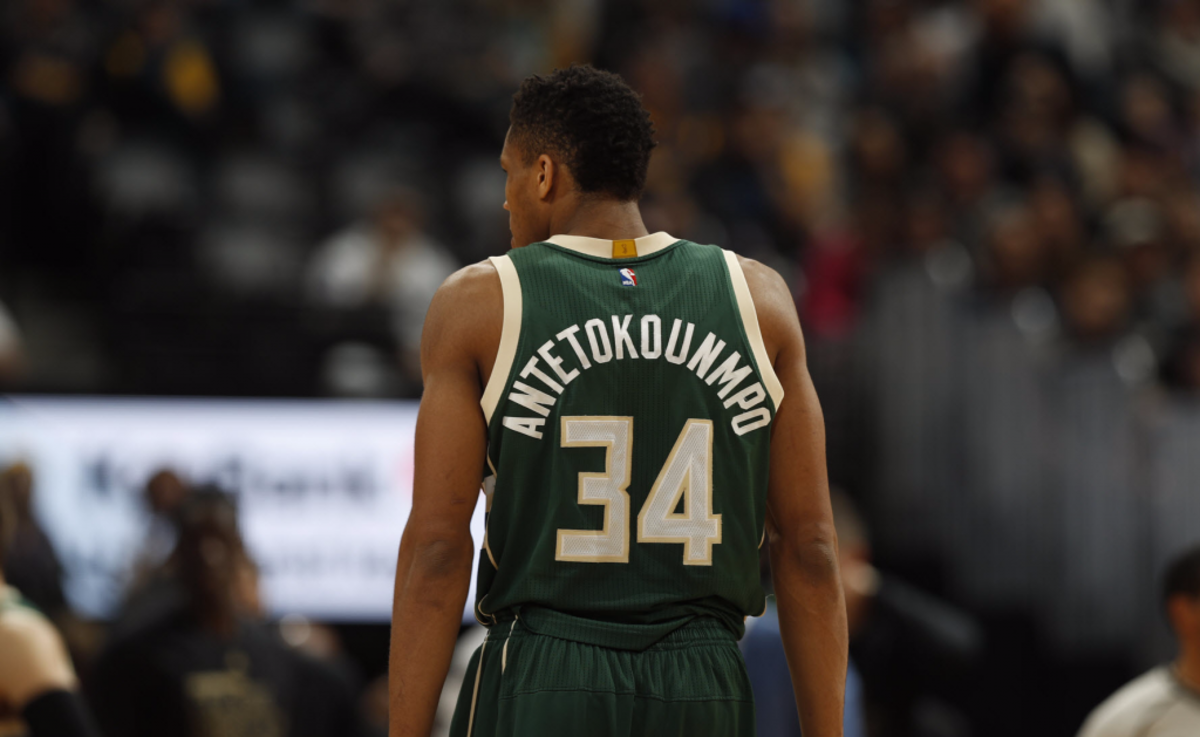 nba-announcer-explains-how-to-correctly-pronounce-the-most-perplexing-name-in-the-league--giannis-antetokounmpo