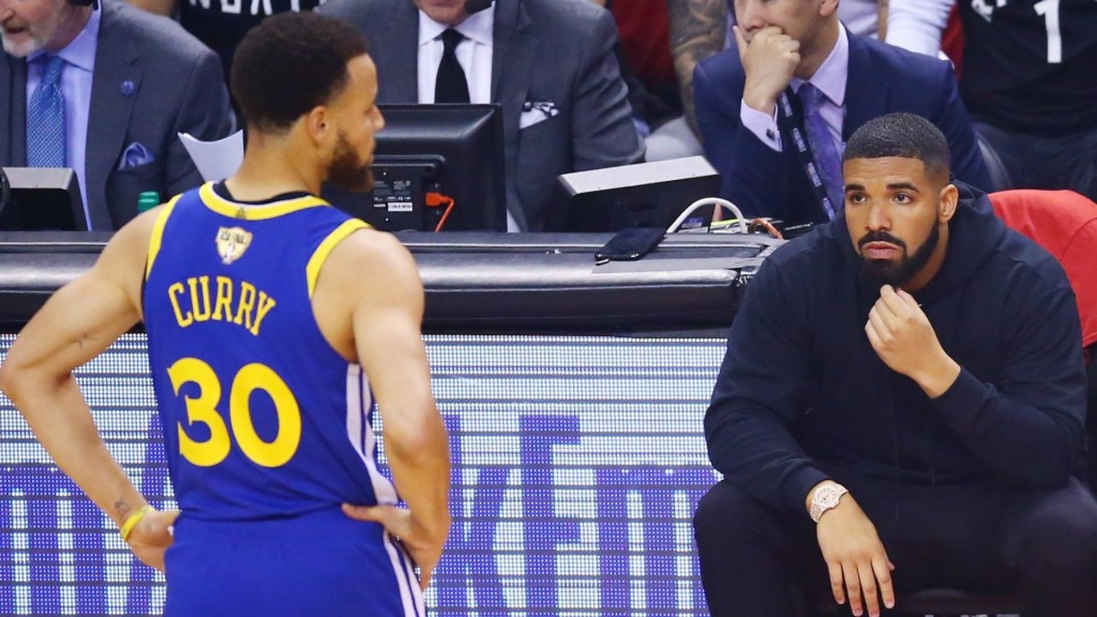 Steph Curry Had A 3-Point Shooting Competition With Drake In His Crib