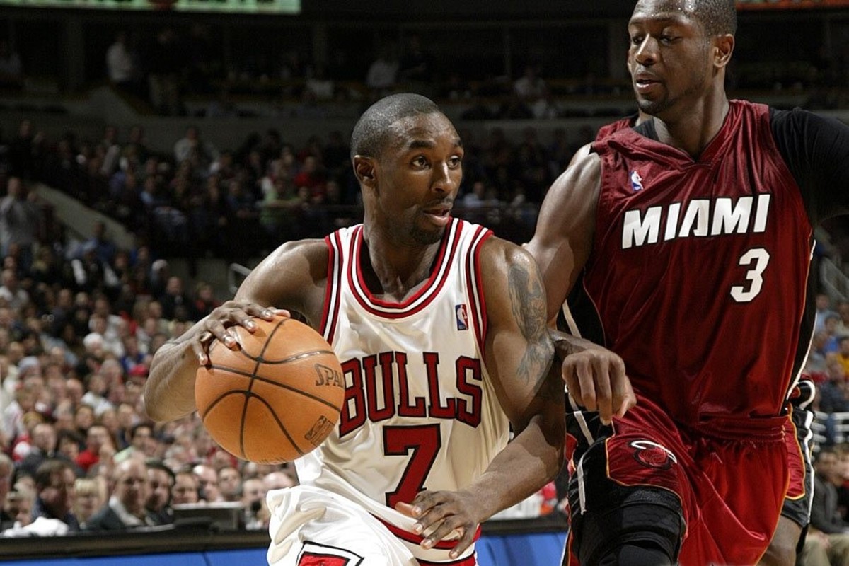 7 Players Who Retired From The NBA Before The Age of 32