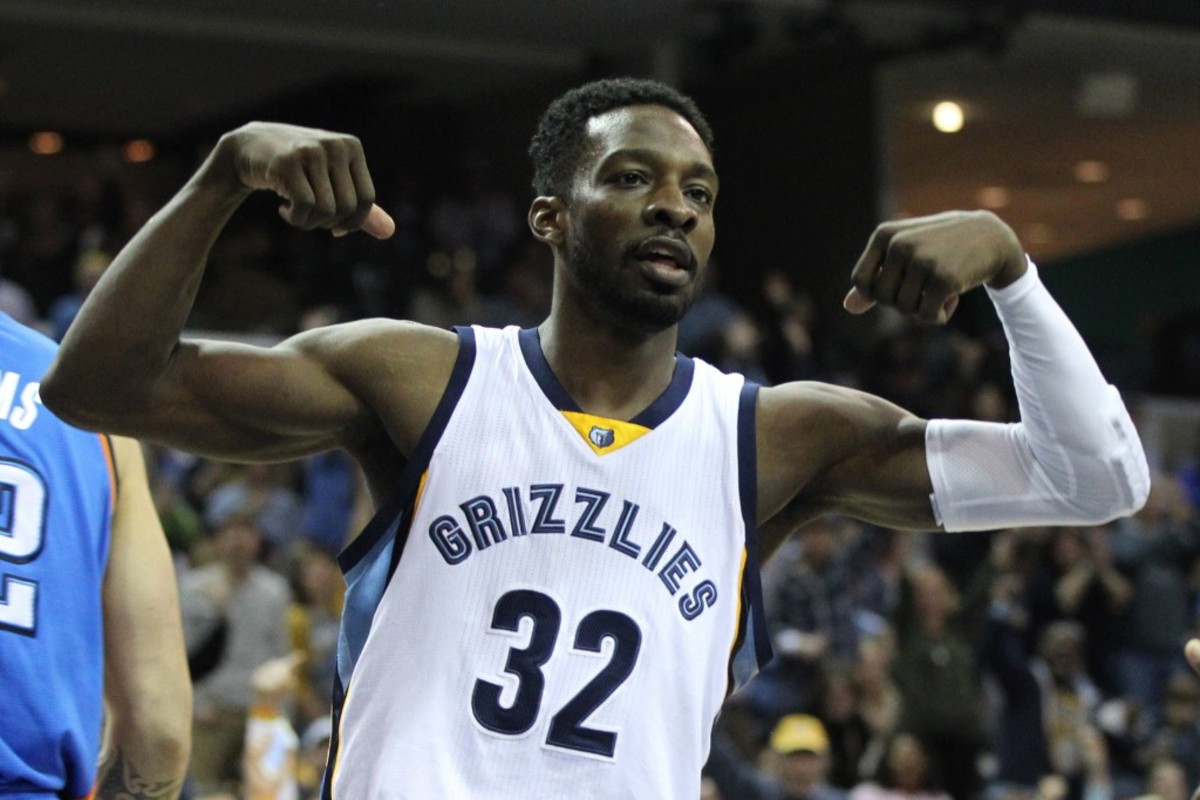 Jan 31, 2015; Memphis, TN, USA; Memphis Grizzlies forward Jeff Green (32) celebrates after a dunk during the second quarter against the Oklahoma City Thunder at FedExForum. Mandatory Credit: Nelson Chenault-USA TODAY Sports
