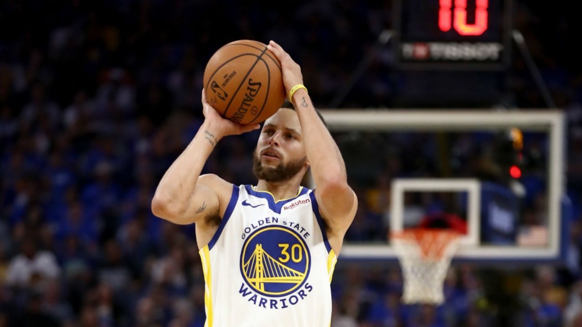 A Warriors Coach Making Carry - By Team To Defends Steph Curry: Single-Handedly \