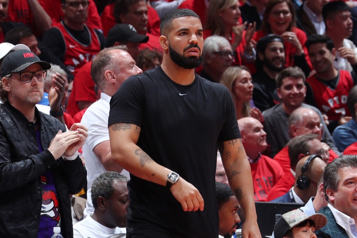 nike shirt drake wore in no guidance