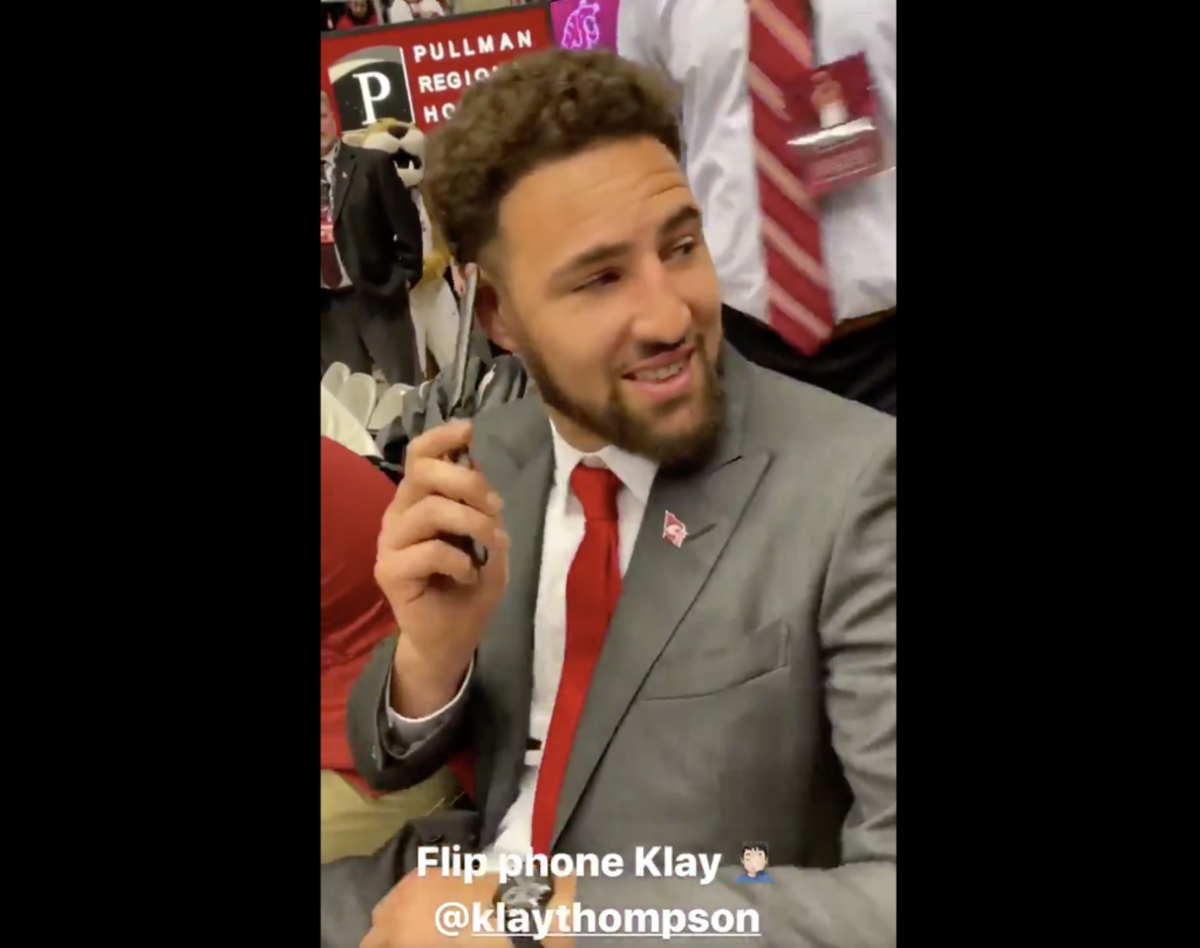 Klay Thompson Confirms He Still Only Has A Flip Phone - Fadeaway World