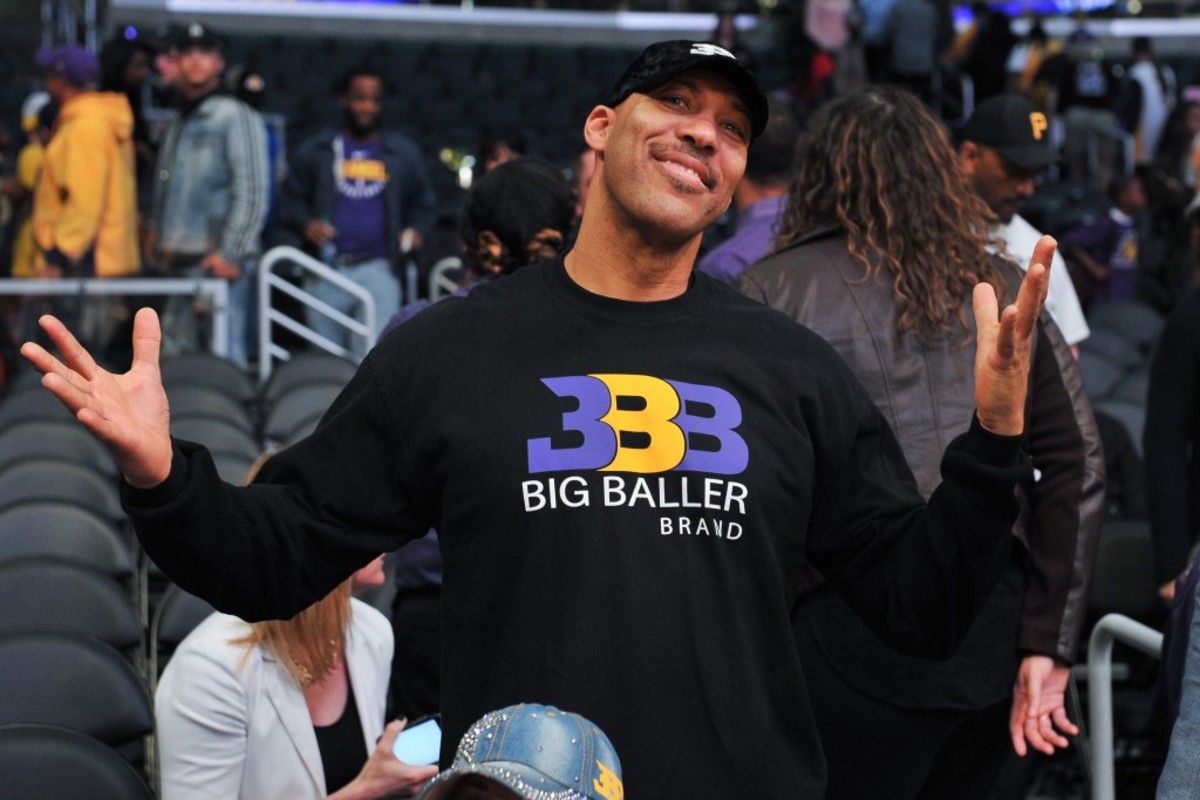 Lavar Ball’s Big Baller Brand Now Selling T-Shirts For $5 At Local Gyms
