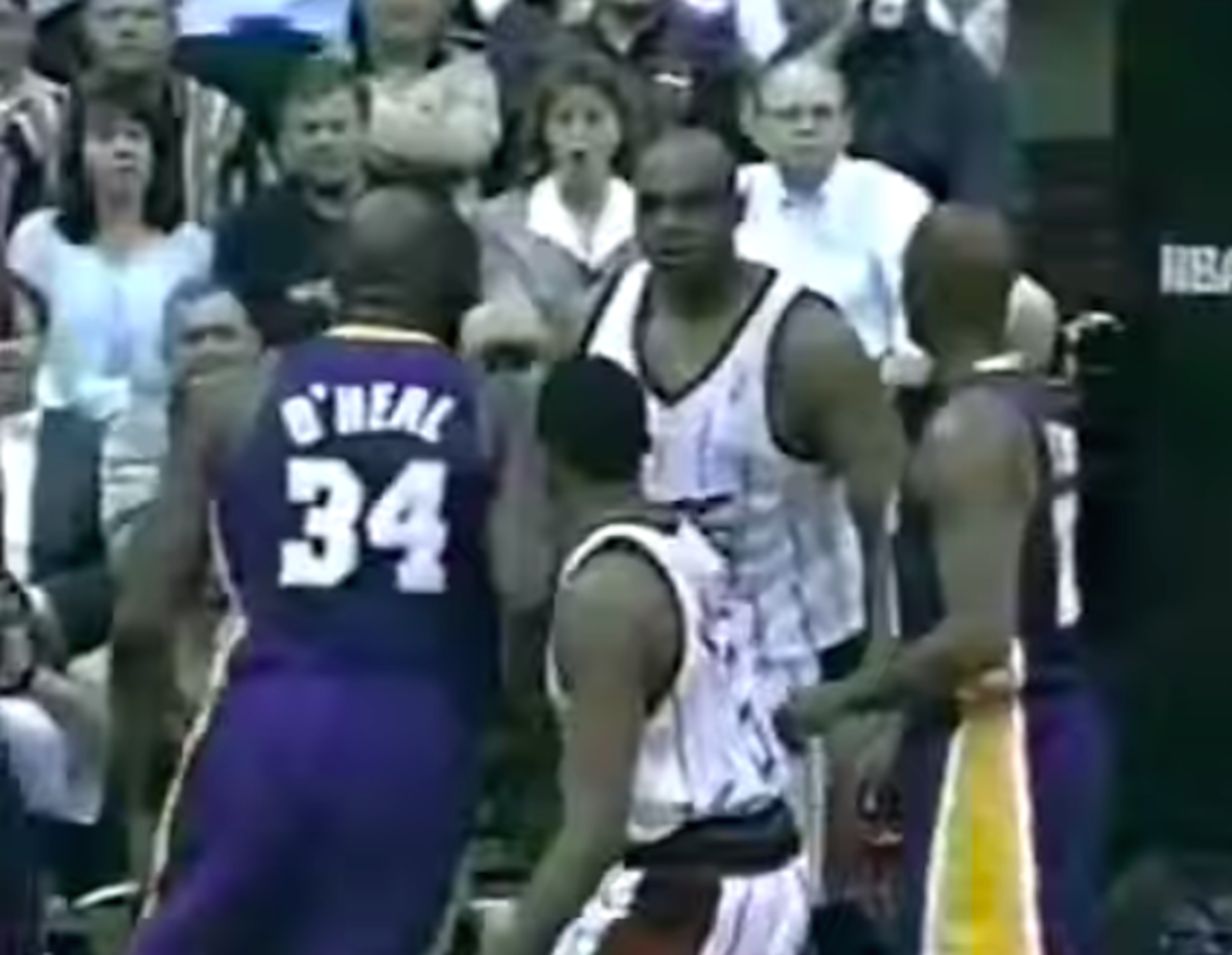 Shaq and Charles Barkley talk about their fight - Fadeaway W