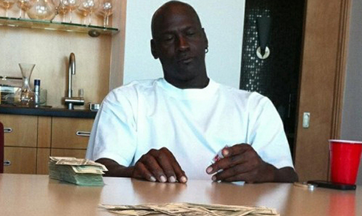'Michael Jordan Canceled His Press Conference About His Return To The NBA Because They Were Up Playing Spades For 36 Hours Straight. They Were Down $900,000 At One Point,' Says Antoine Walker