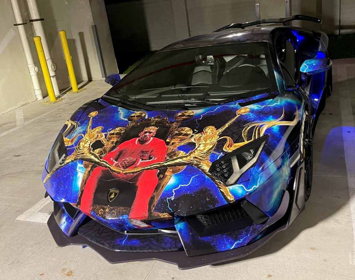 Resultat svovl Intrusion NBA Fan Shares A Lamborghini Vehicle With Amazing Michael Jordan Car Wrap -  Fadeaway World