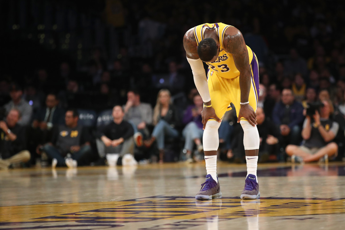 Lakers Fans Angry After Team Loses 3rd Straight Game, Drops To 6th In West